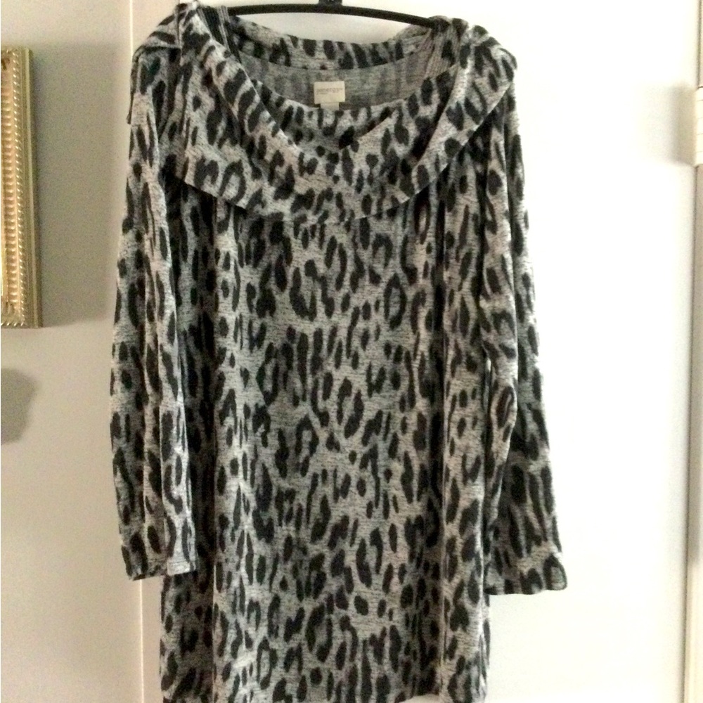 Zenergy leopard tunic soft knit top